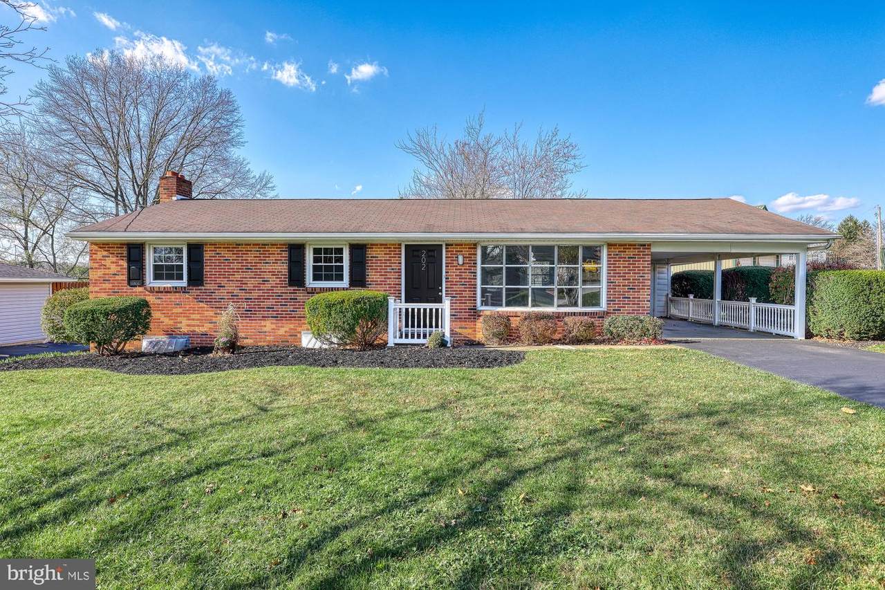 202 Nollyn Drive - Photo 1