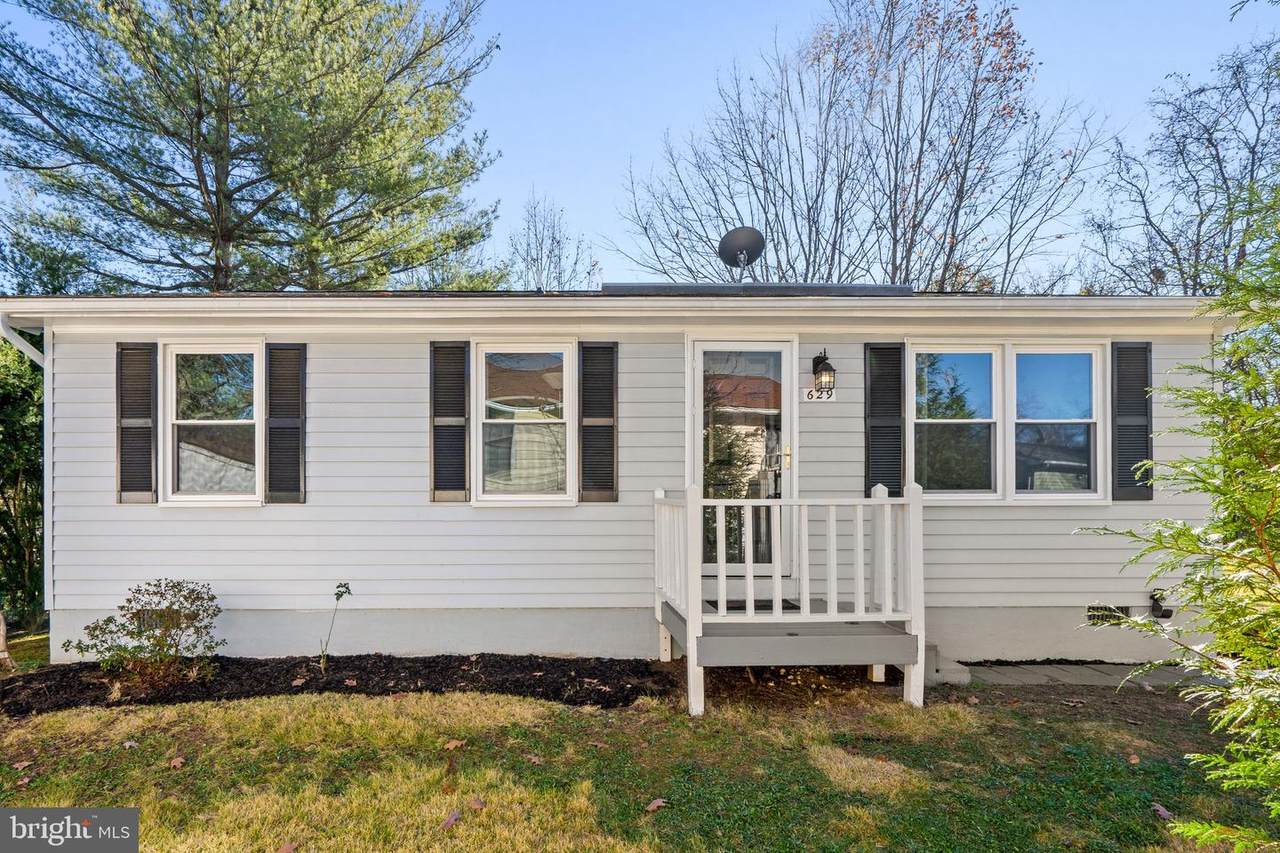 629 York Lane - Photo 1