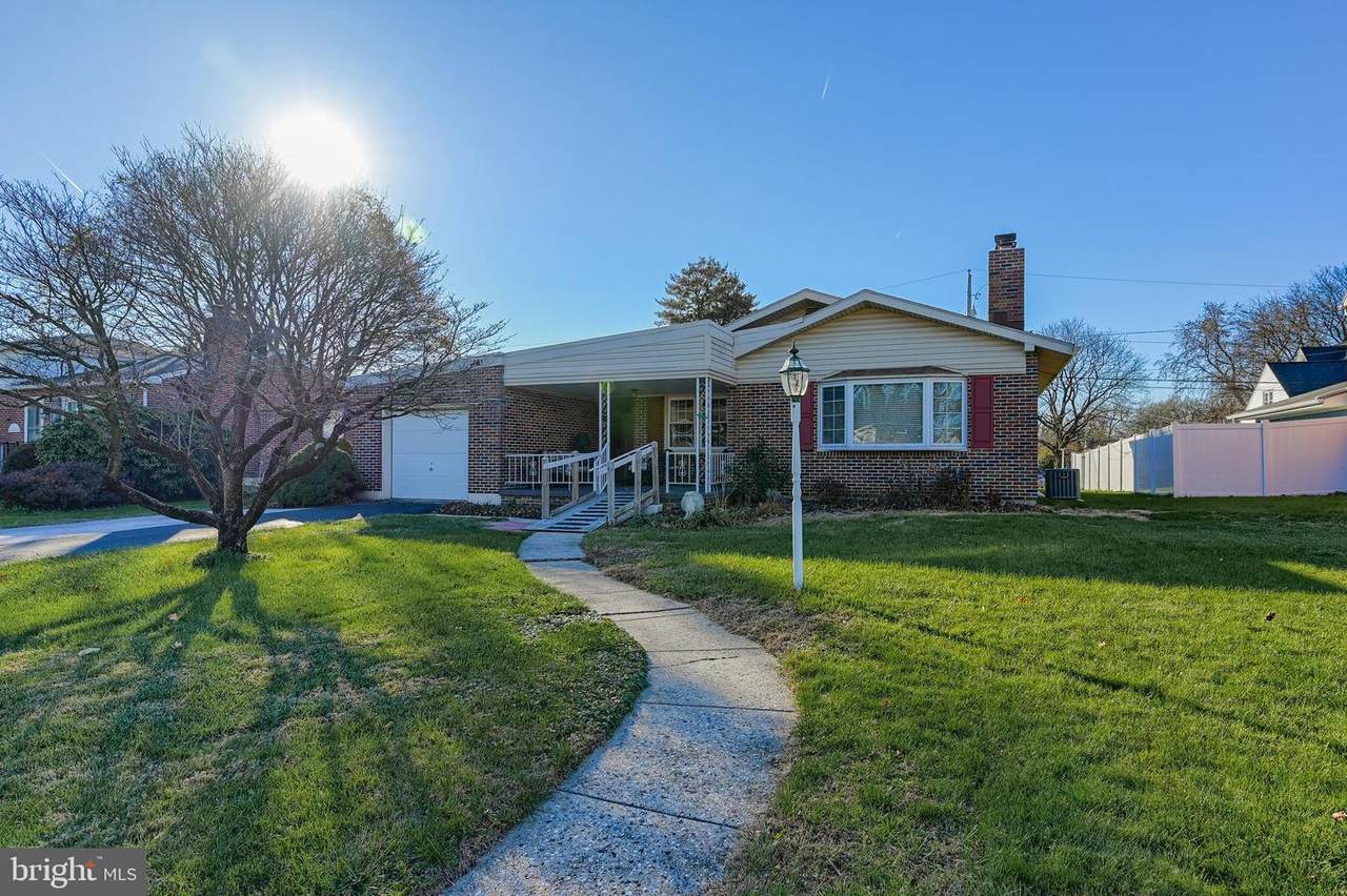 304 Lyndhurst Road - Photo 1