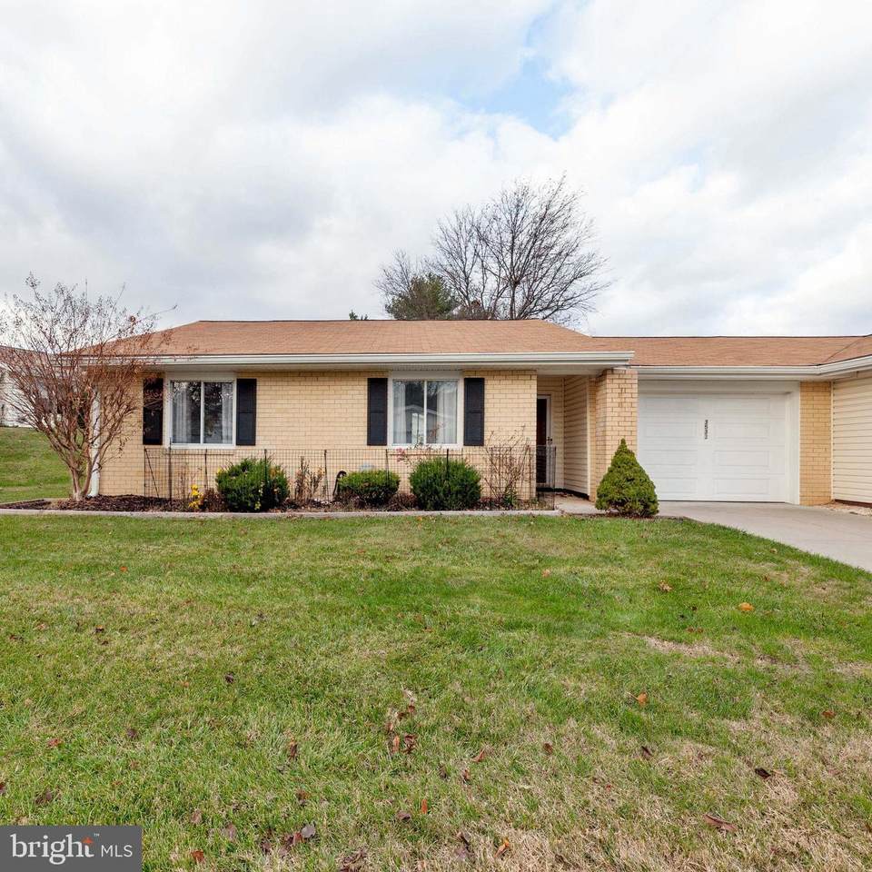 3533 Fitzhugh Lane - Photo 1