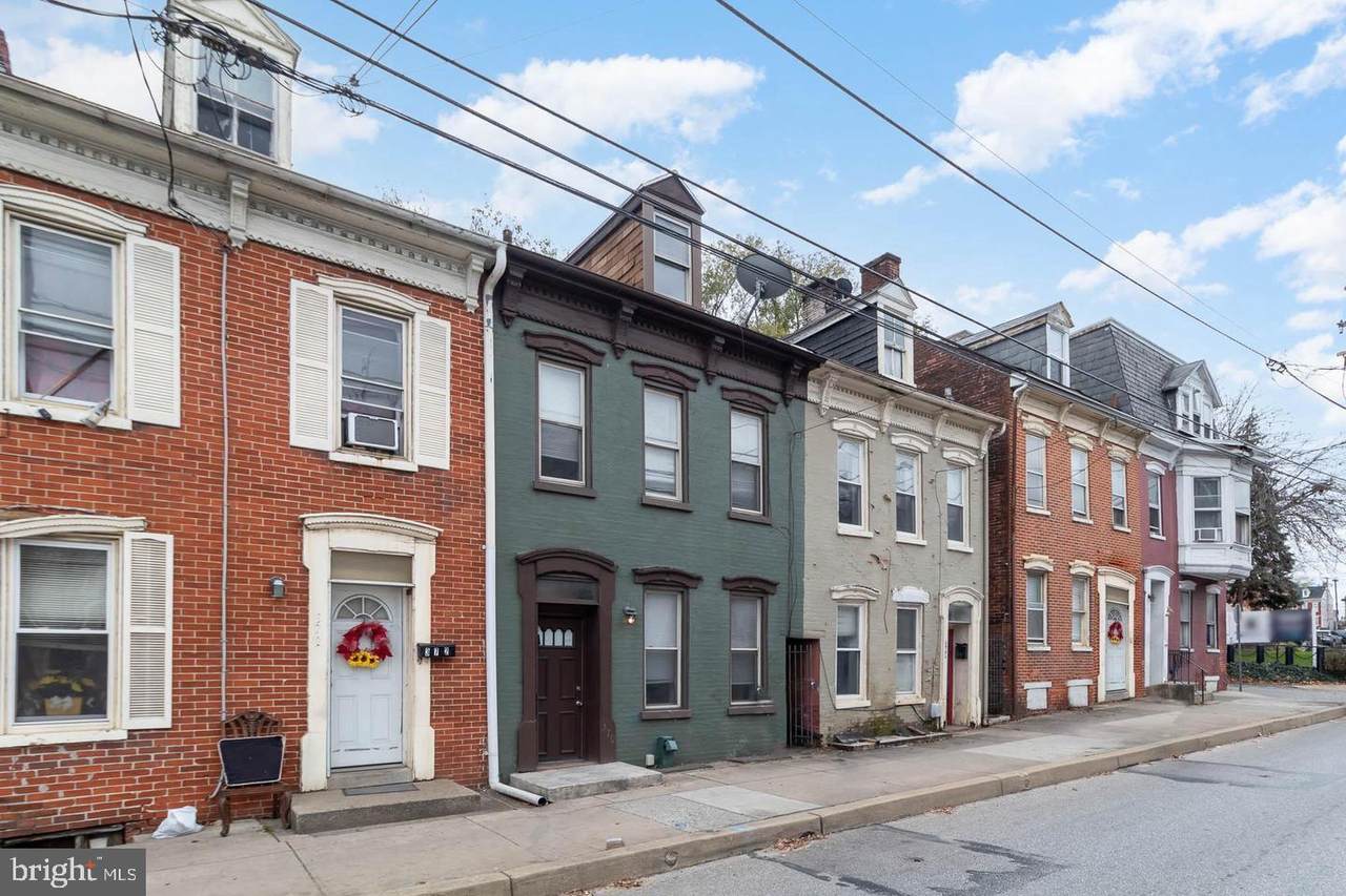 370 Philadelphia Street - Photo 1