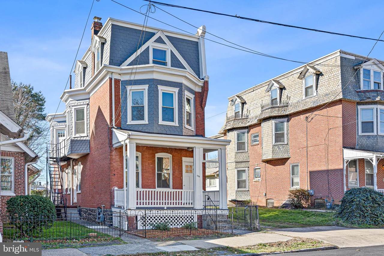 102 30TH Street - Photo 1