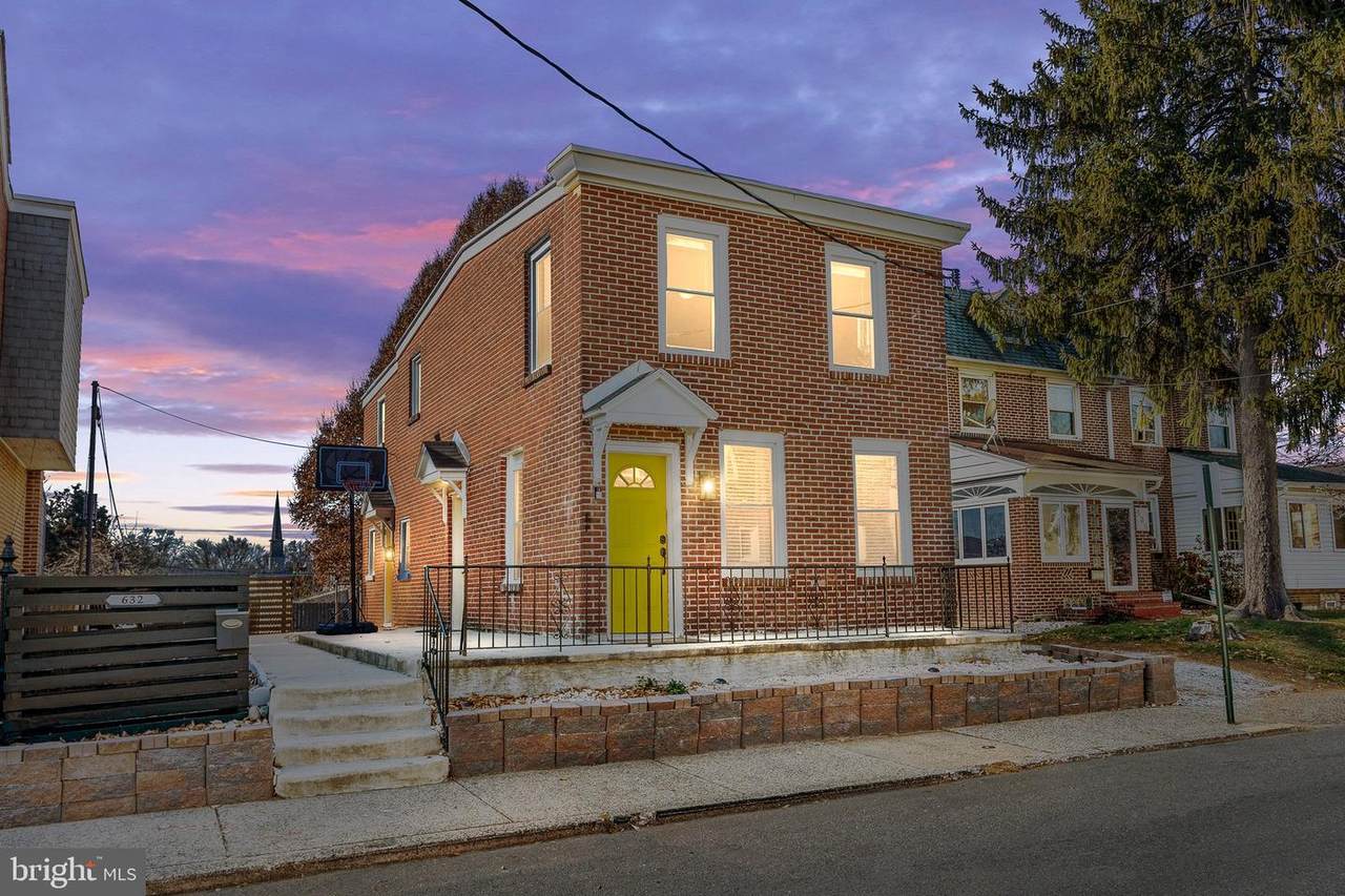 632 31ST Street - Photo 1