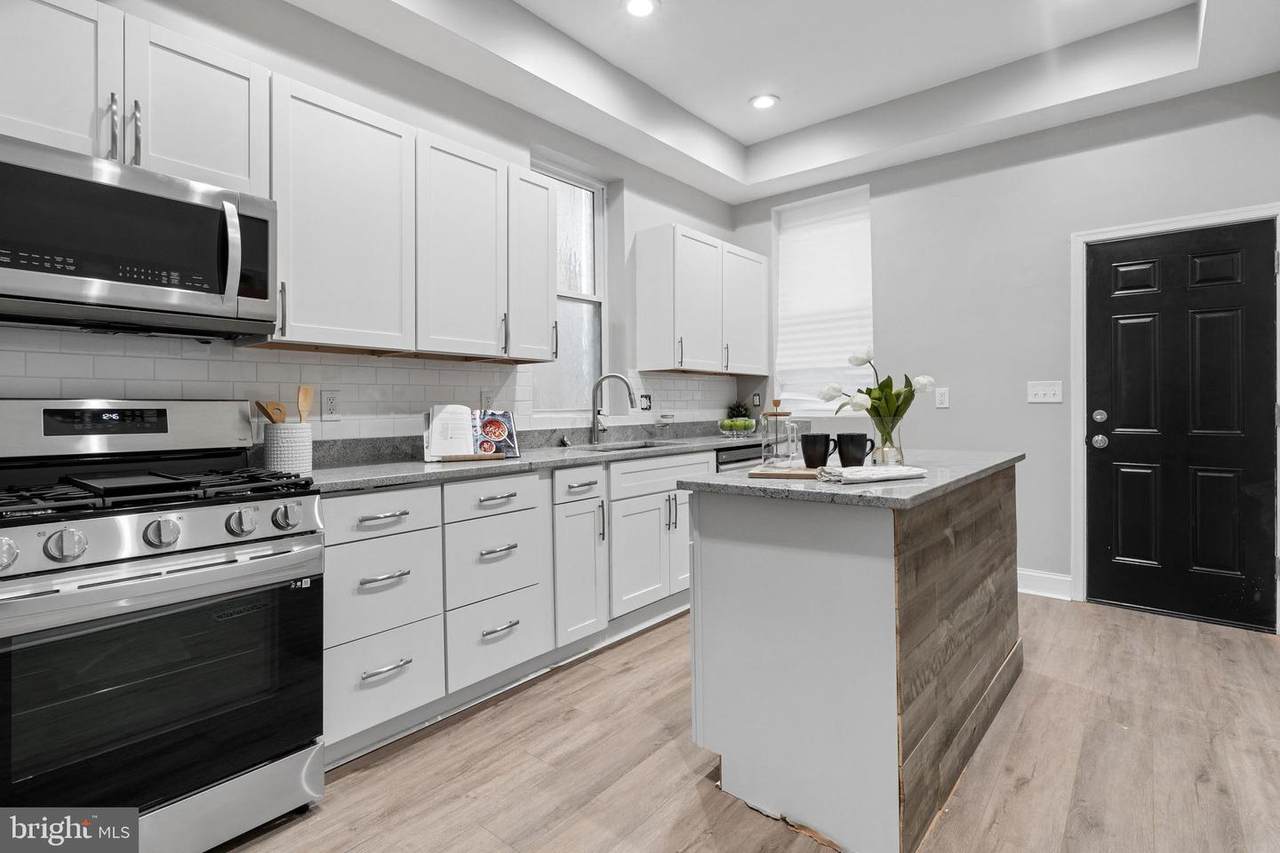 3005 Windsor Avenue - Photo 1