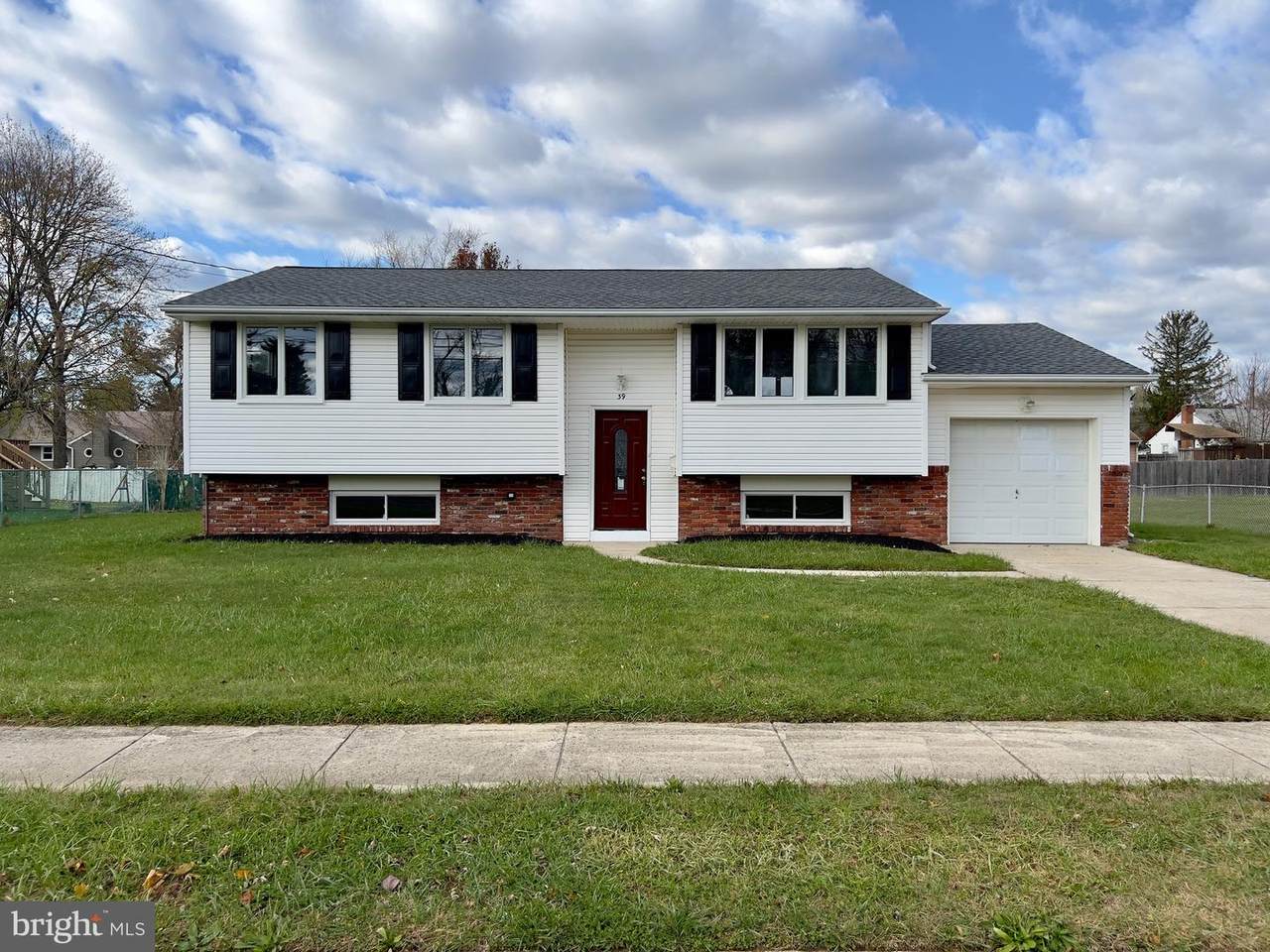 39 Howard Drive - Photo 1
