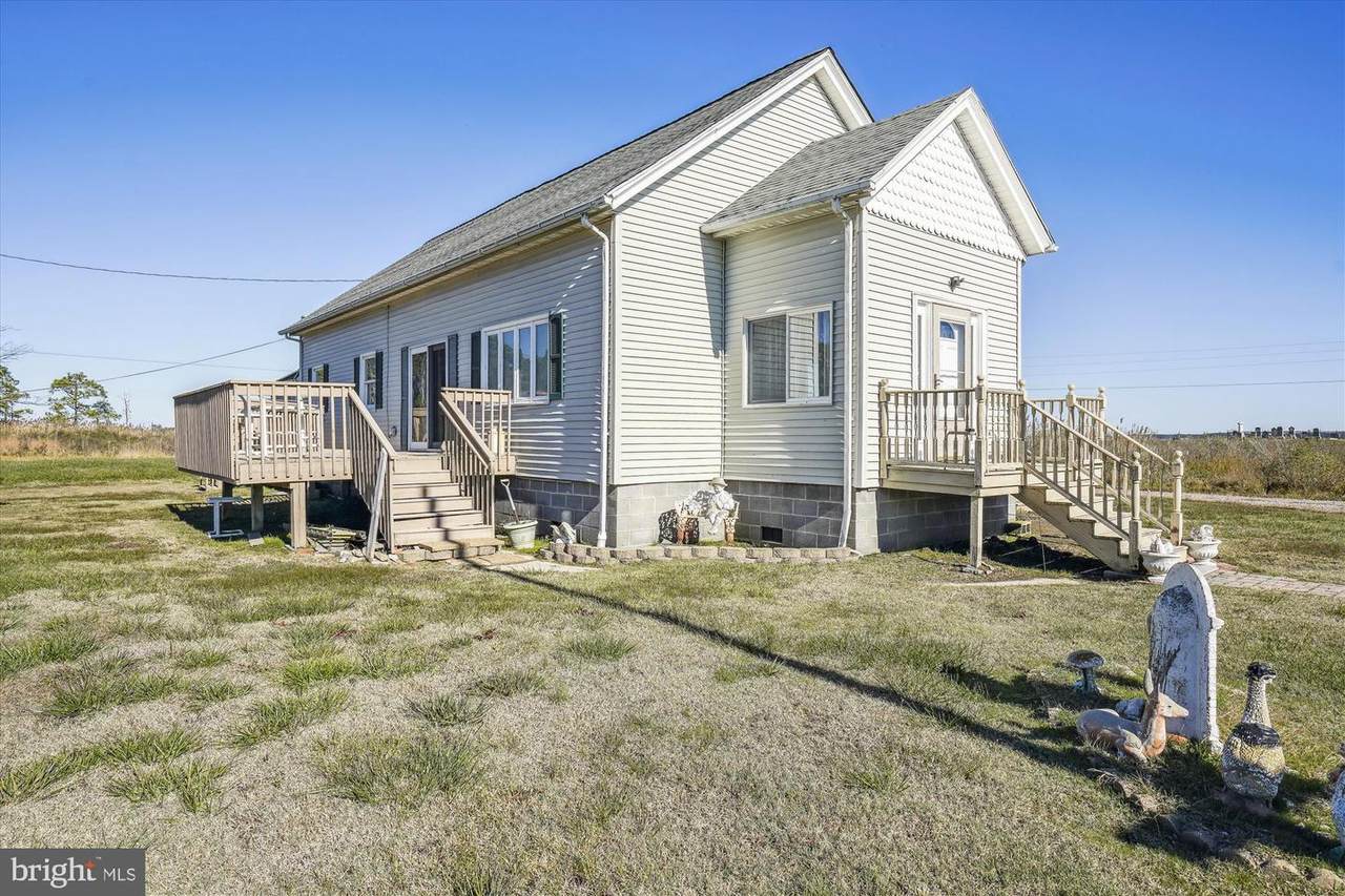 1516 Tom Point Road - Photo 1