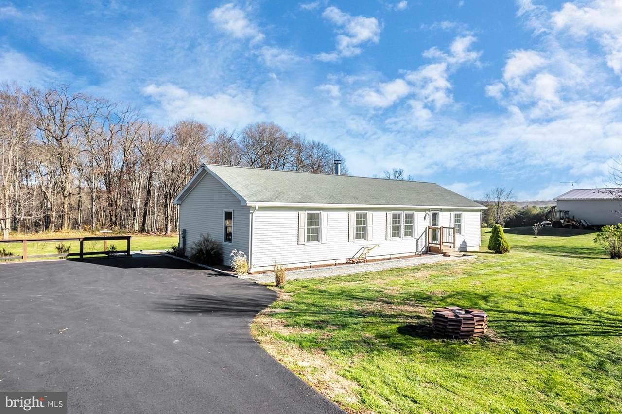 128 Pleasant Drive - Photo 1
