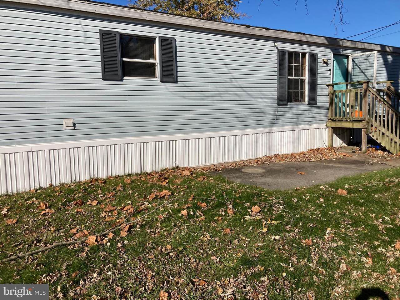 103 California Ave - Photo 1