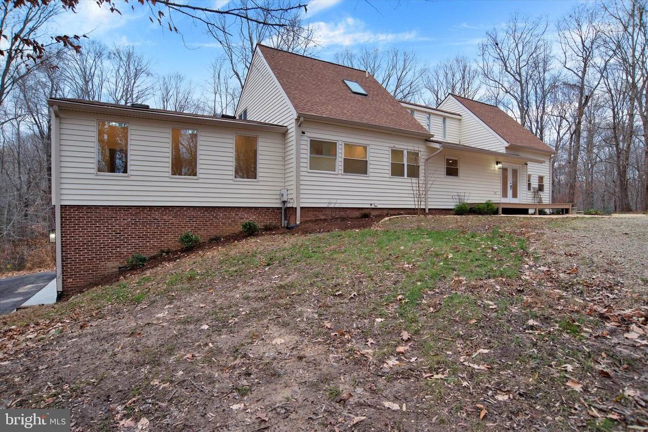 472 Avon Court - Photo 1