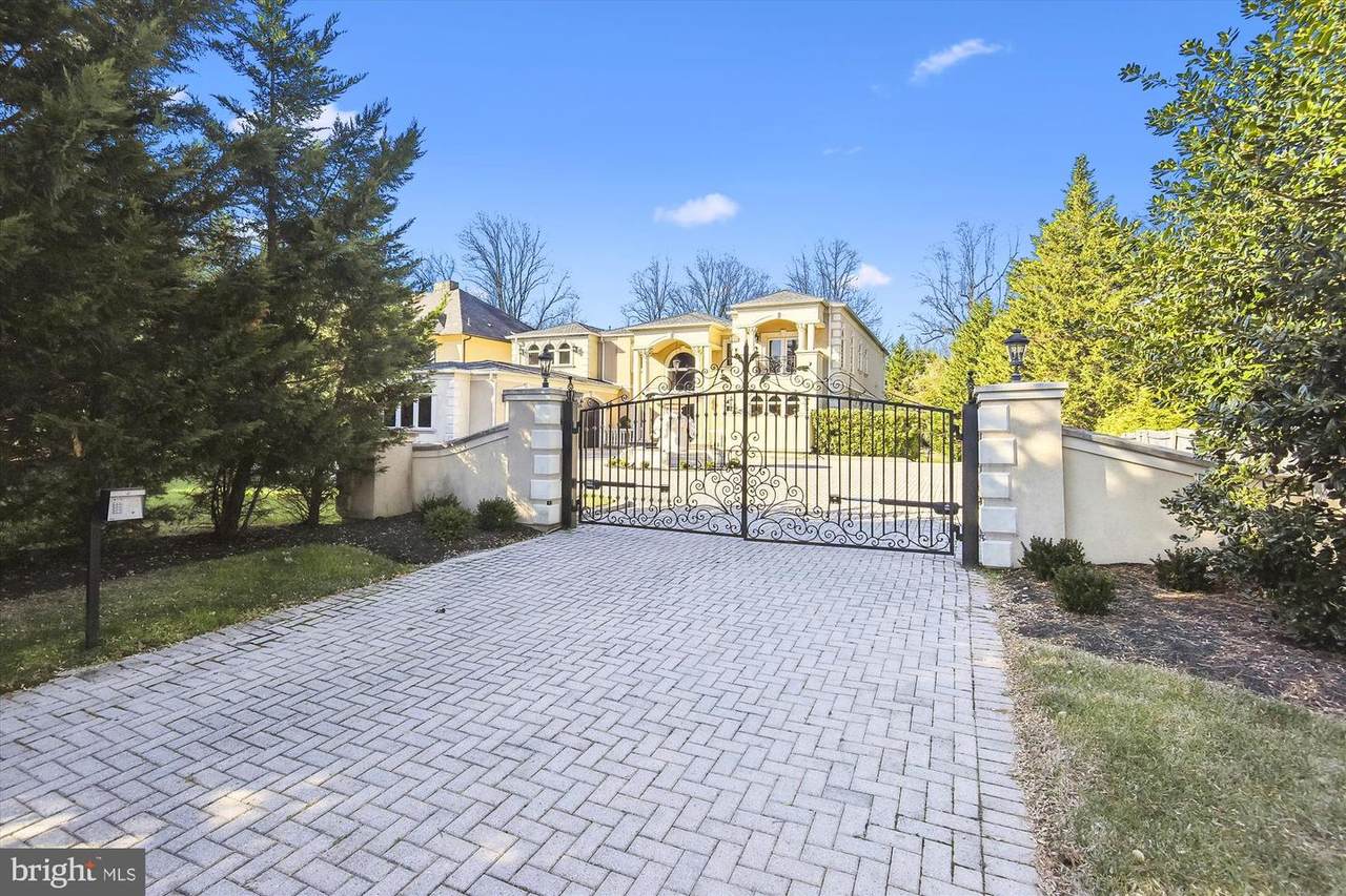 10222 Falls Road - Photo 1