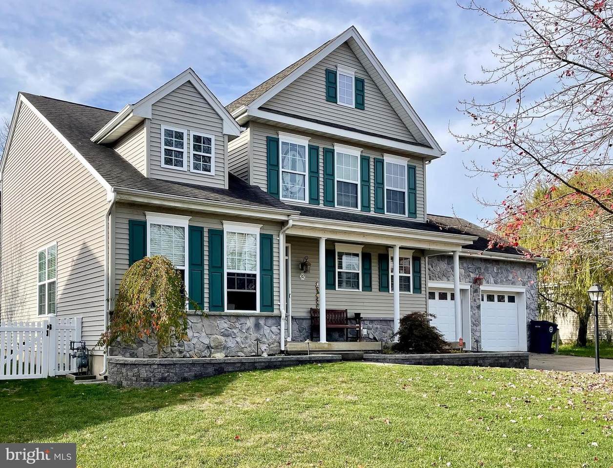 32 Waters Edge Drive - Photo 1