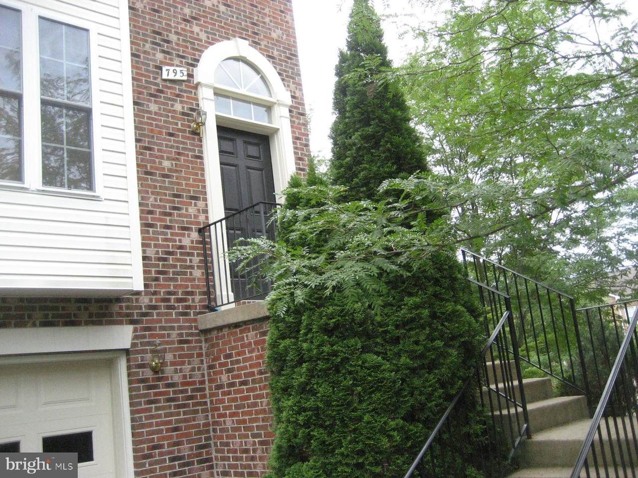 795 Col Edmonds Court - Photo 1