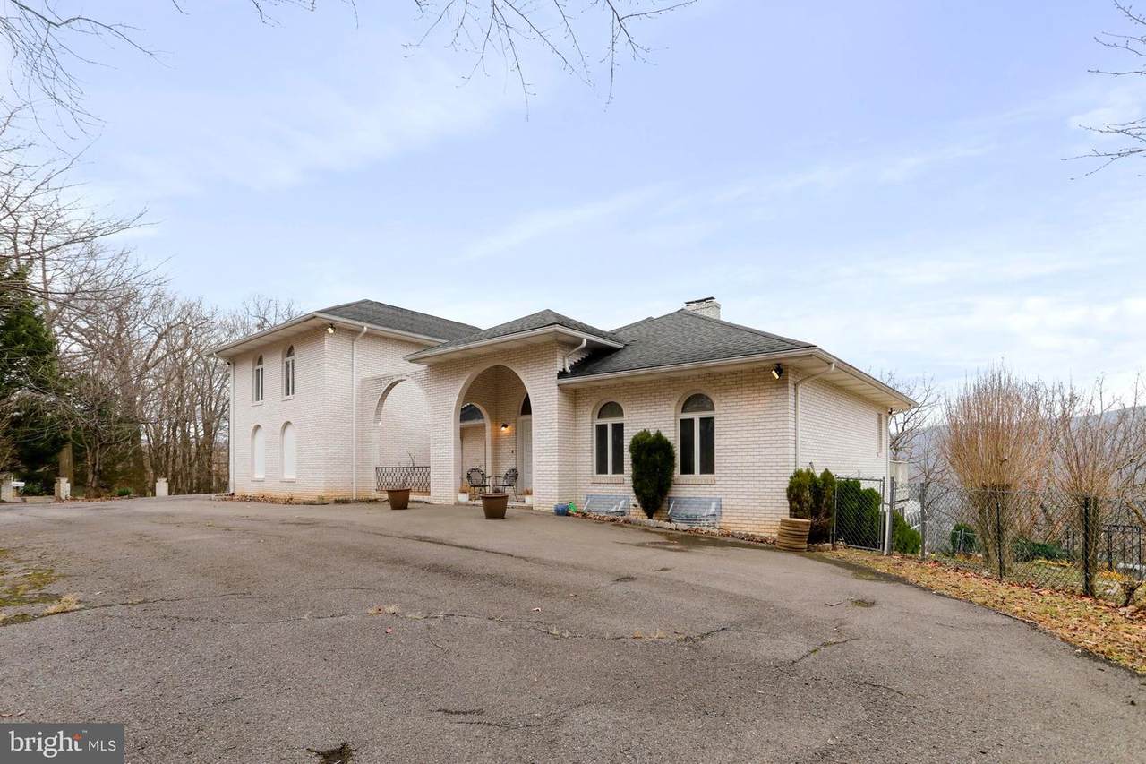 410 Sunset Drive - Photo 1