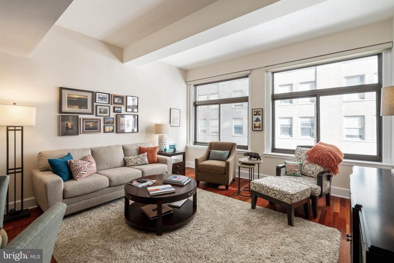 1500 Chestnut Street - Photo 1