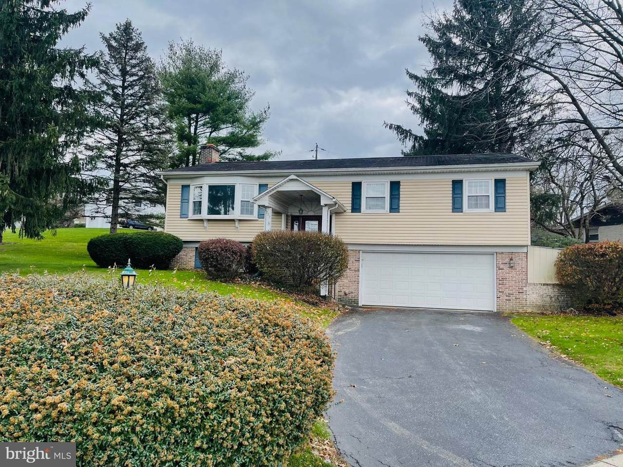 222 Oxford Drive - Photo 1