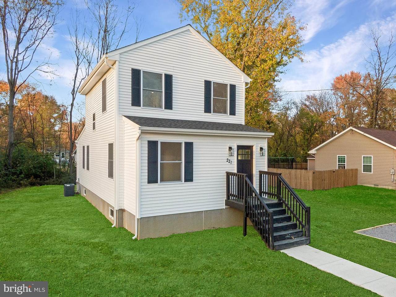 221 Truman Avenue - Photo 1