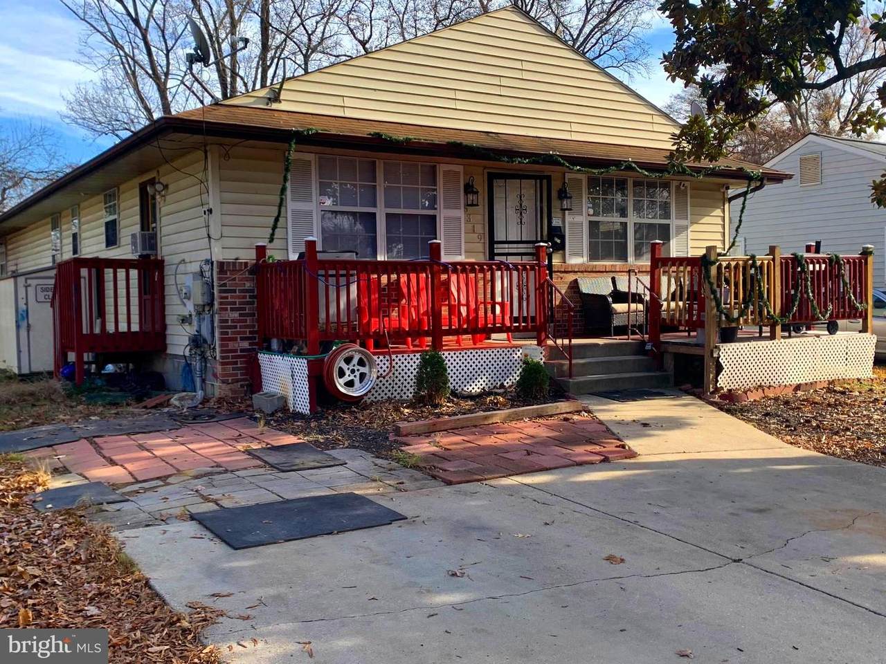 6319 51ST Avenue - Photo 1