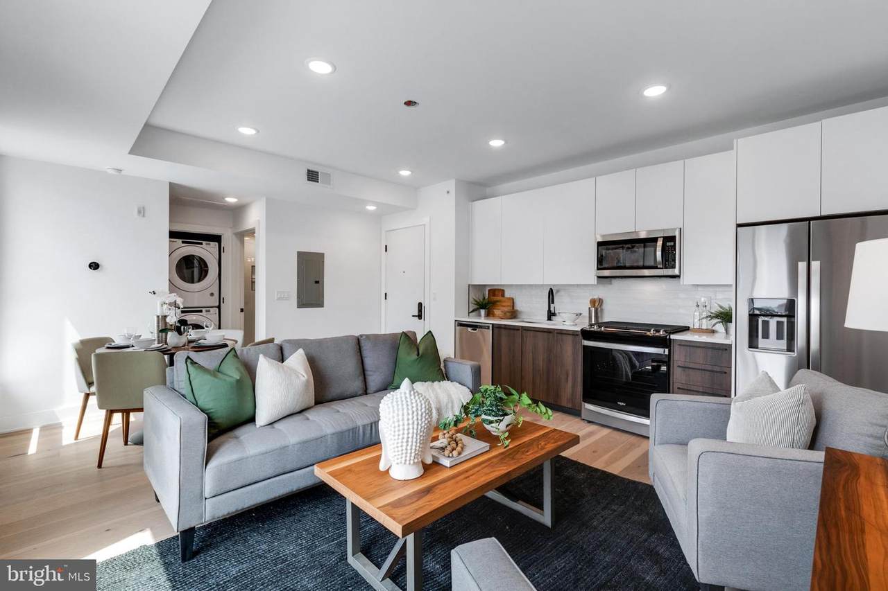 1723 Francis Street - Photo 1