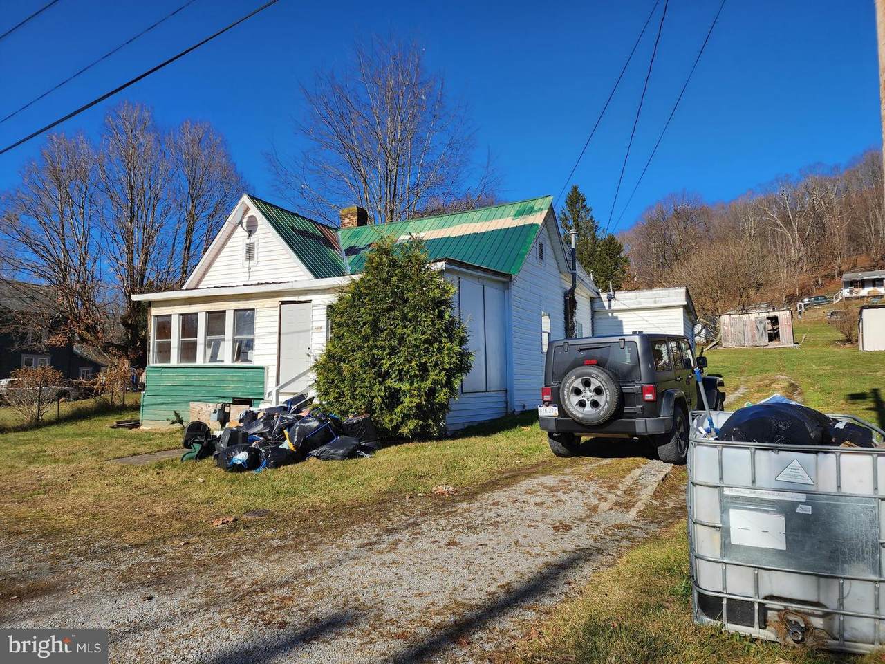 131 Serpell Avenue - Photo 1