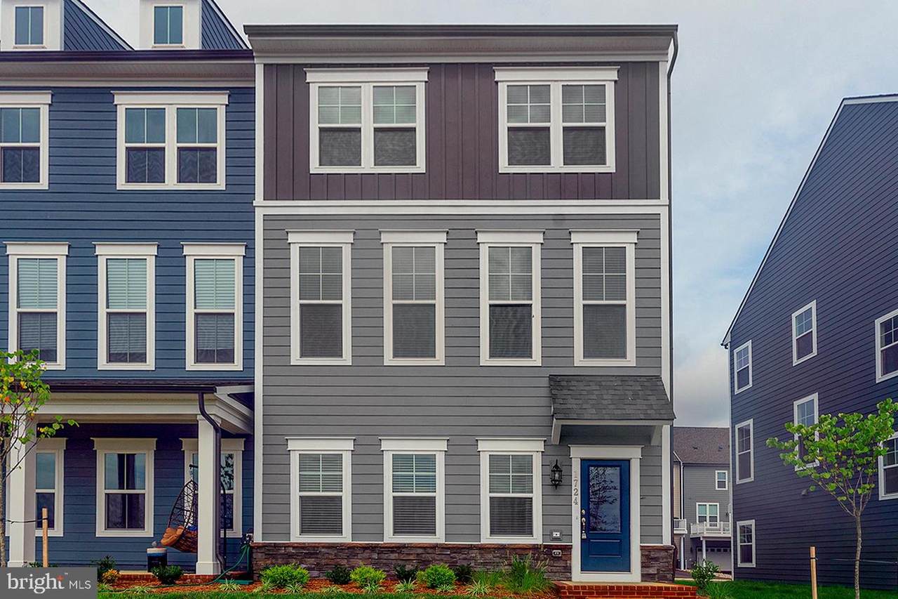 1724 Autumn Maple Leaf Drive - Photo 1