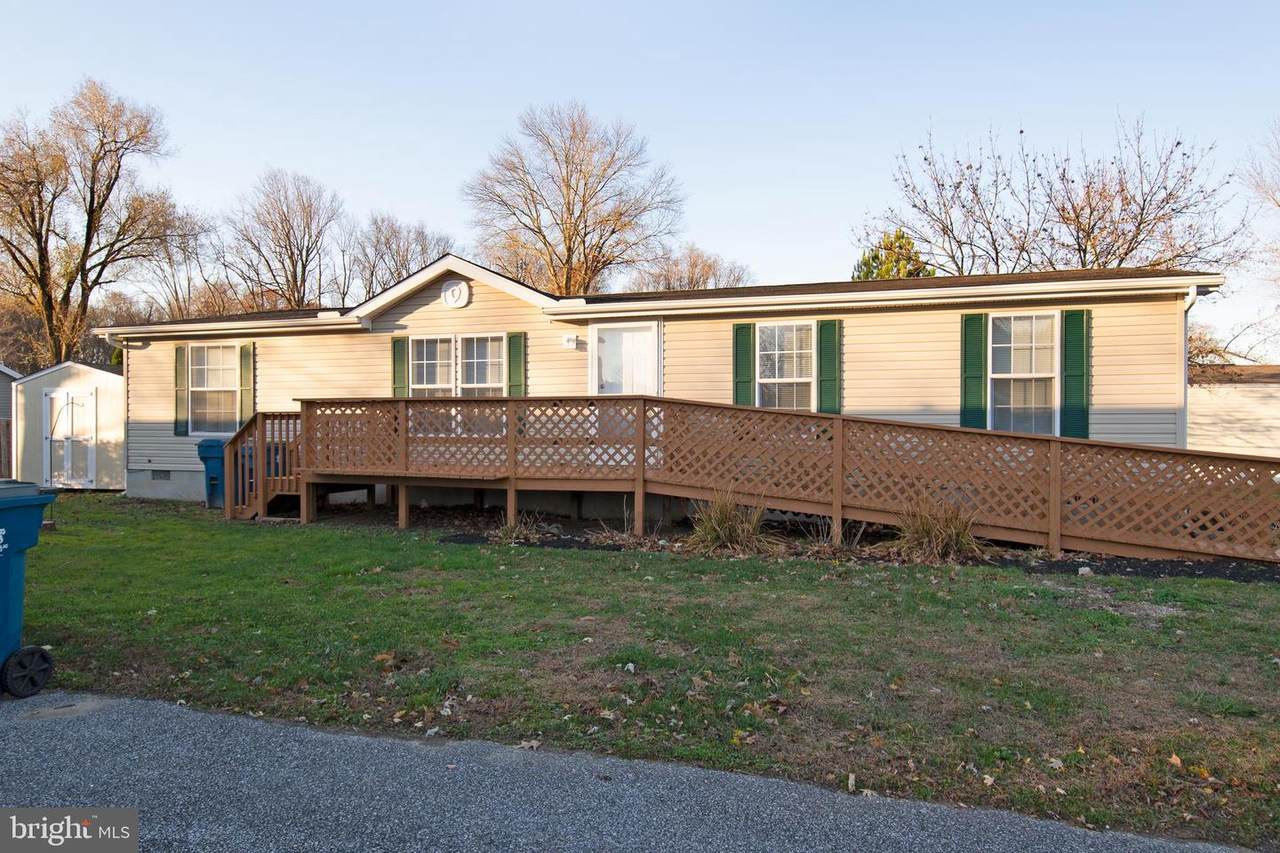 152 Carnation Drive - Photo 1
