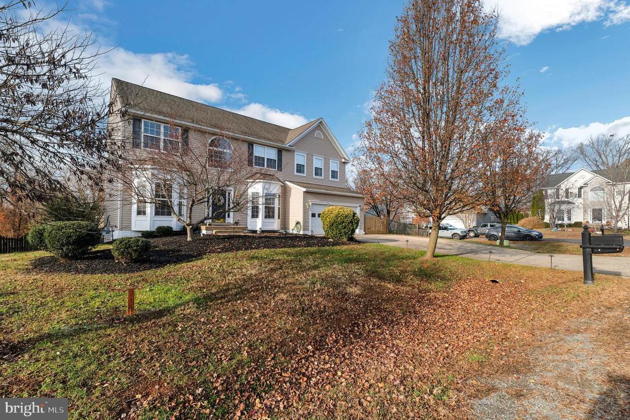 540 Greenbriar Drive - Photo 1