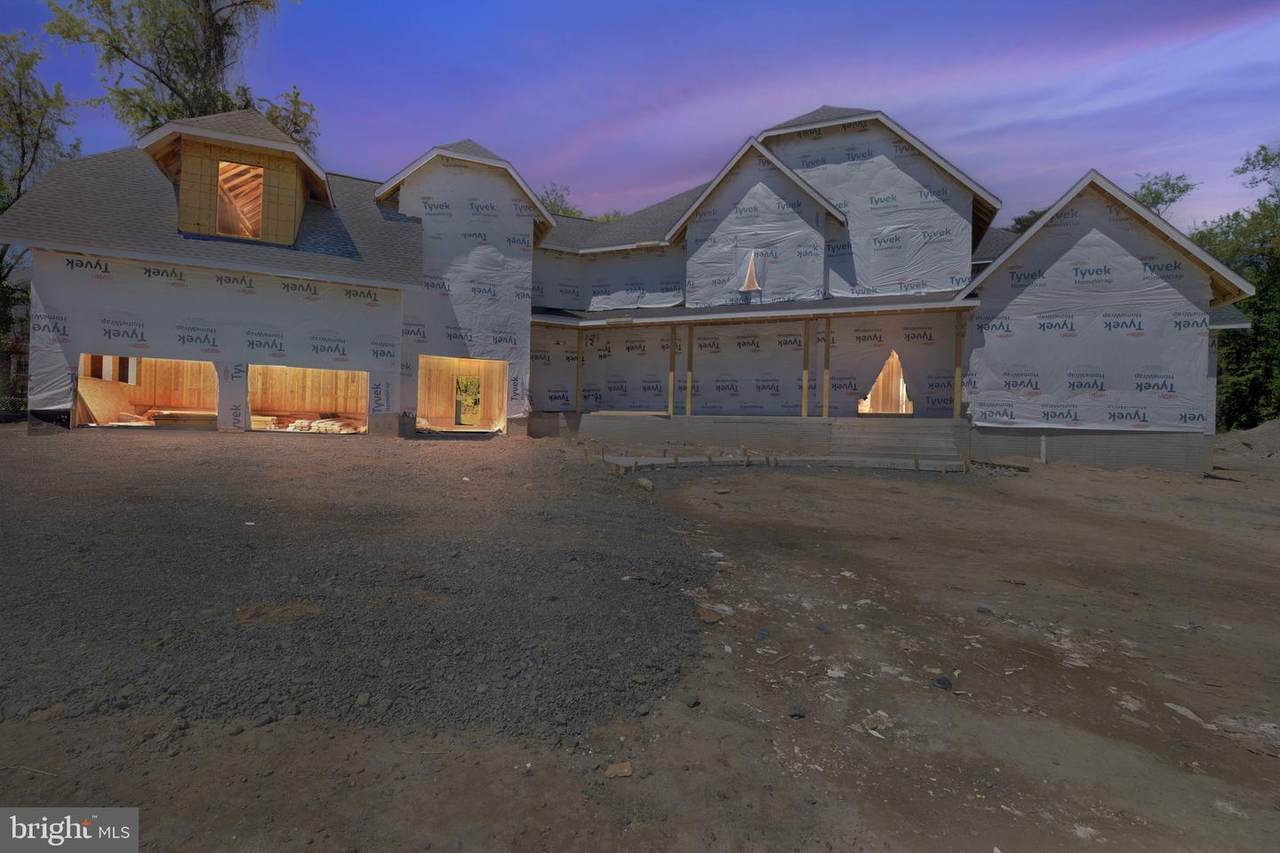 5532 Summit Street - Photo 1