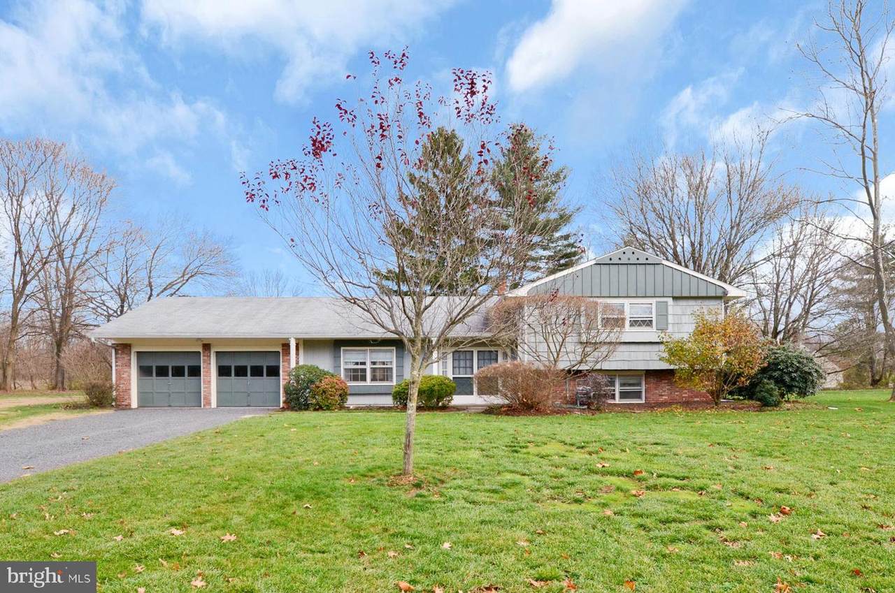 19 Jamestown Road - Photo 1