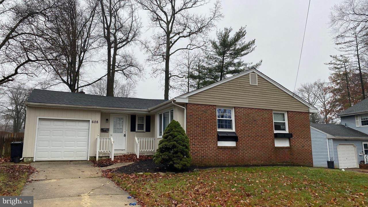 608 Brooklawn Avenue - Photo 1