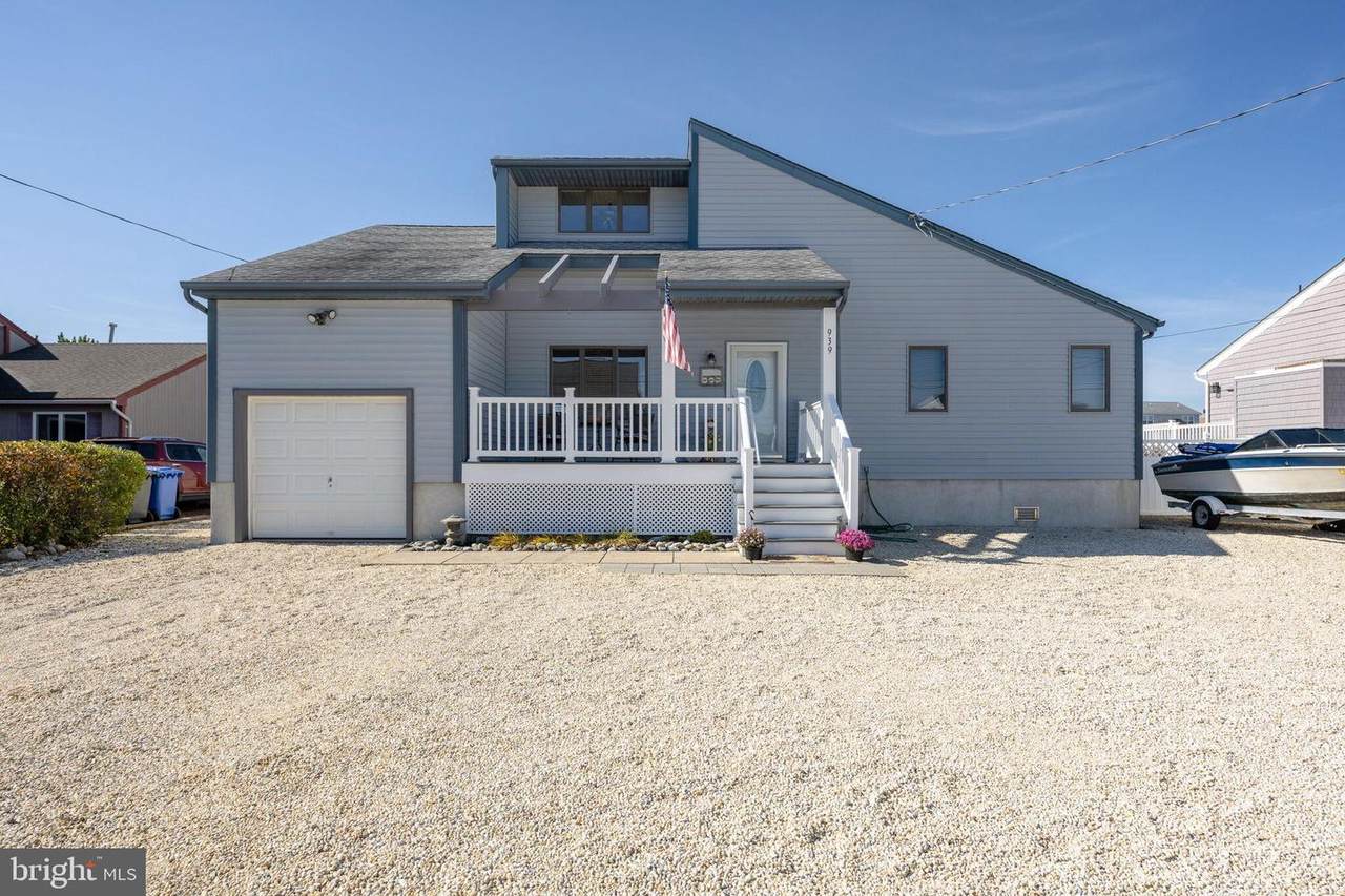 939 Jennifer Lane - Photo 1