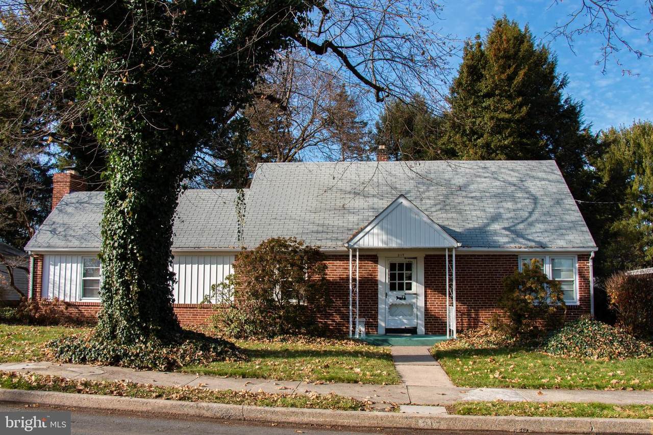 217 16TH Street - Photo 1
