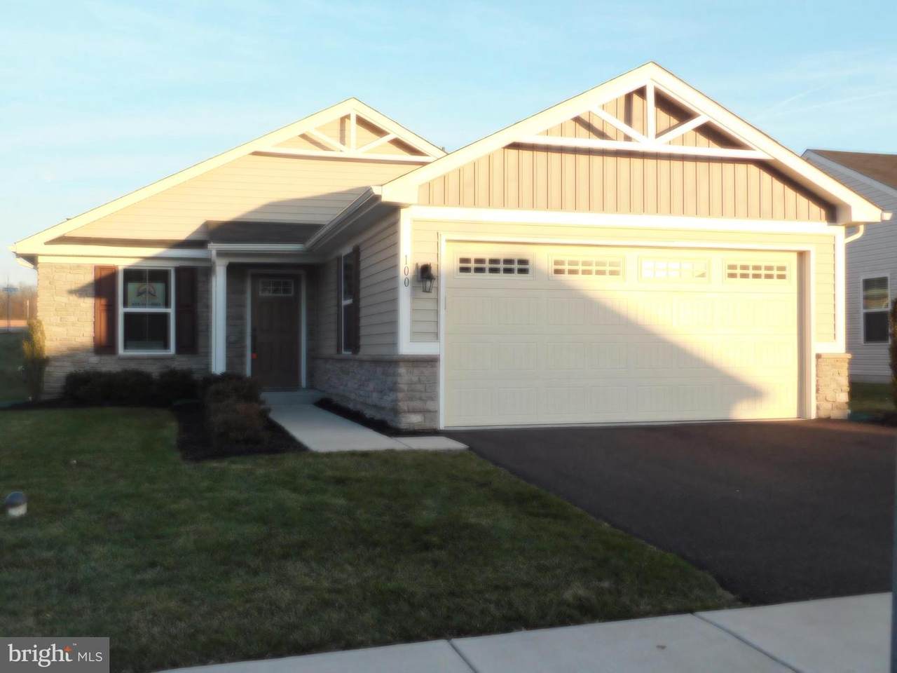 100 Jackson Lane - Photo 1