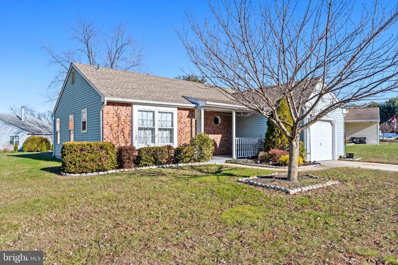 16 Knollwood - Photo 1