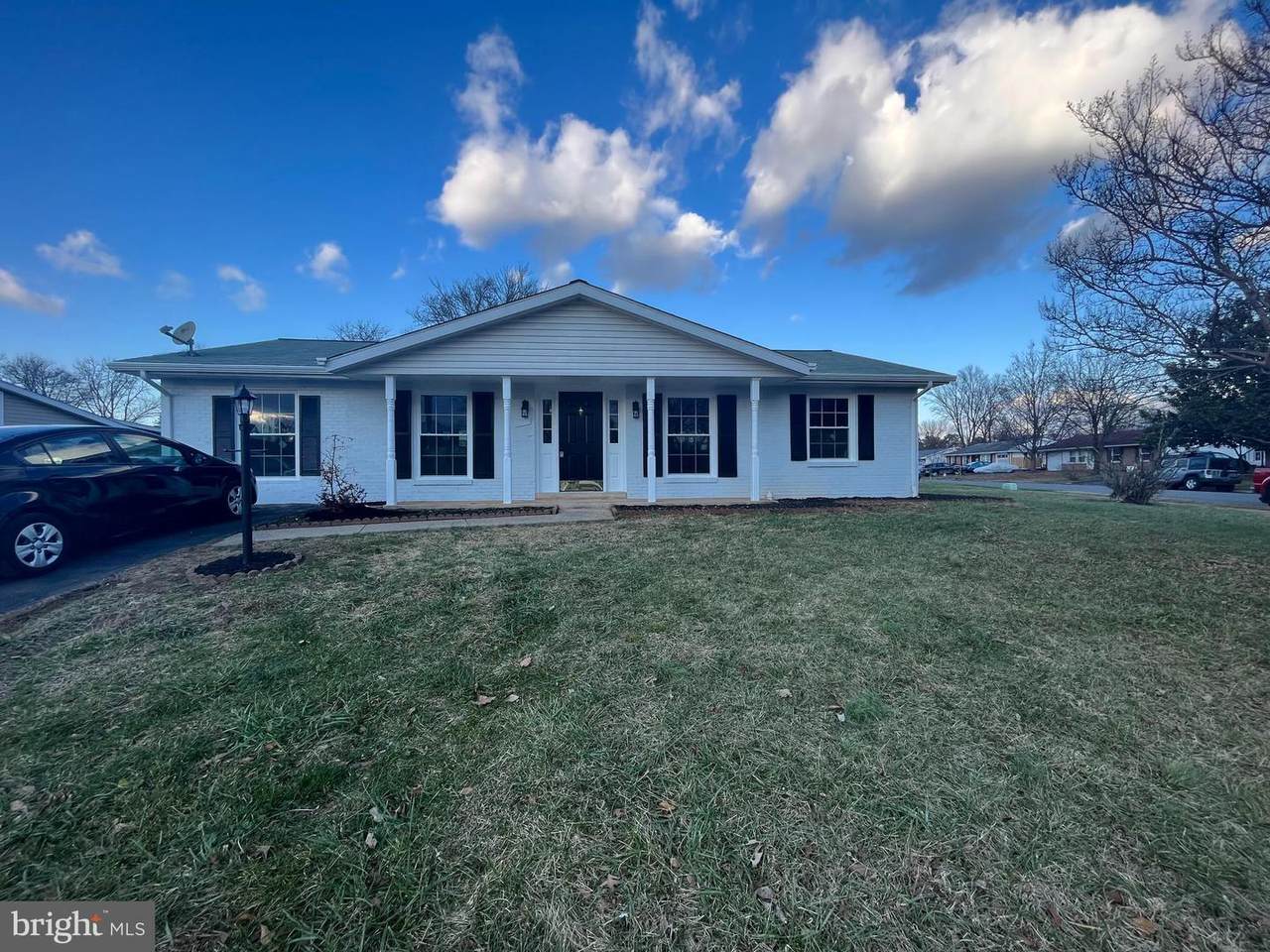 319 Williamsburg Road - Photo 1