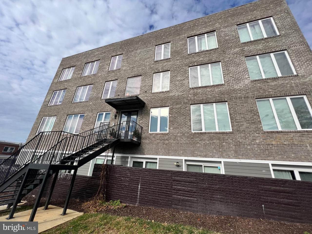 800 21ST Street - Photo 1