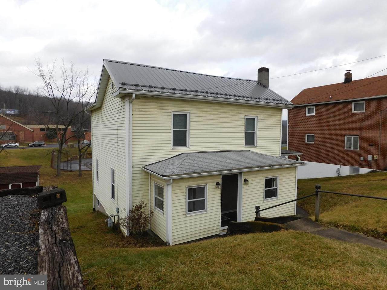 17017 Beechers Avenue - Photo 1
