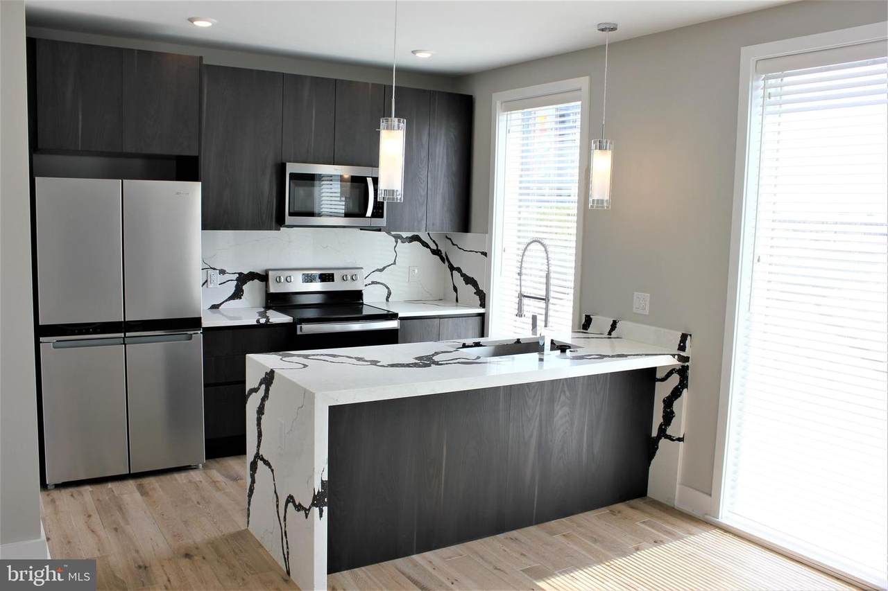 1000 Girard Avenue - Photo 1