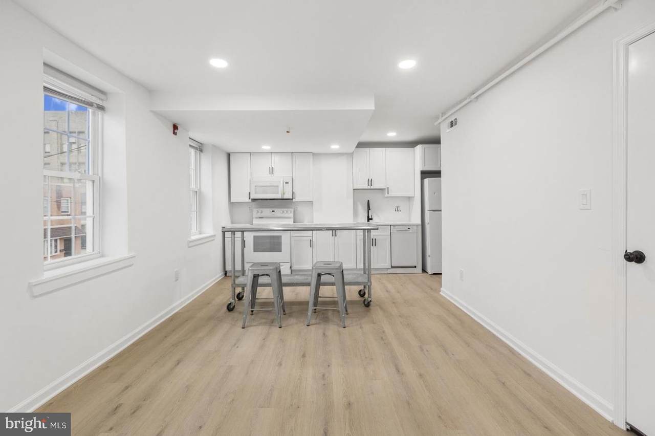 2723 Huntingdon Street - Photo 1