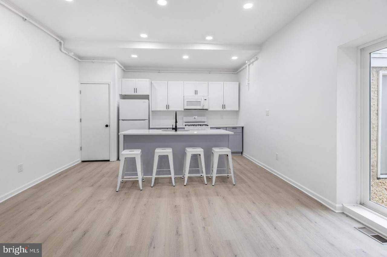 2723 Huntingdon Street - Photo 1
