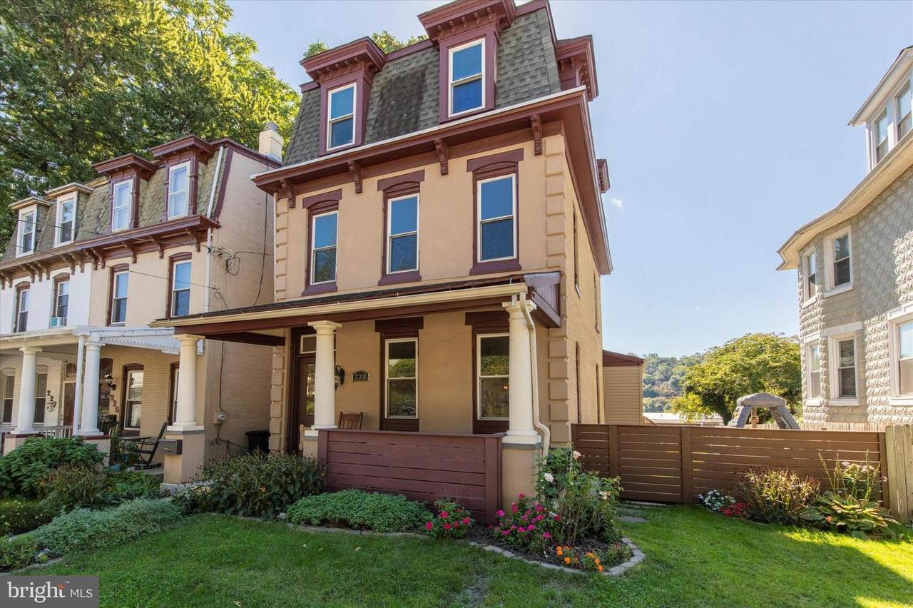223 Spring Mill Avenue - Photo 1