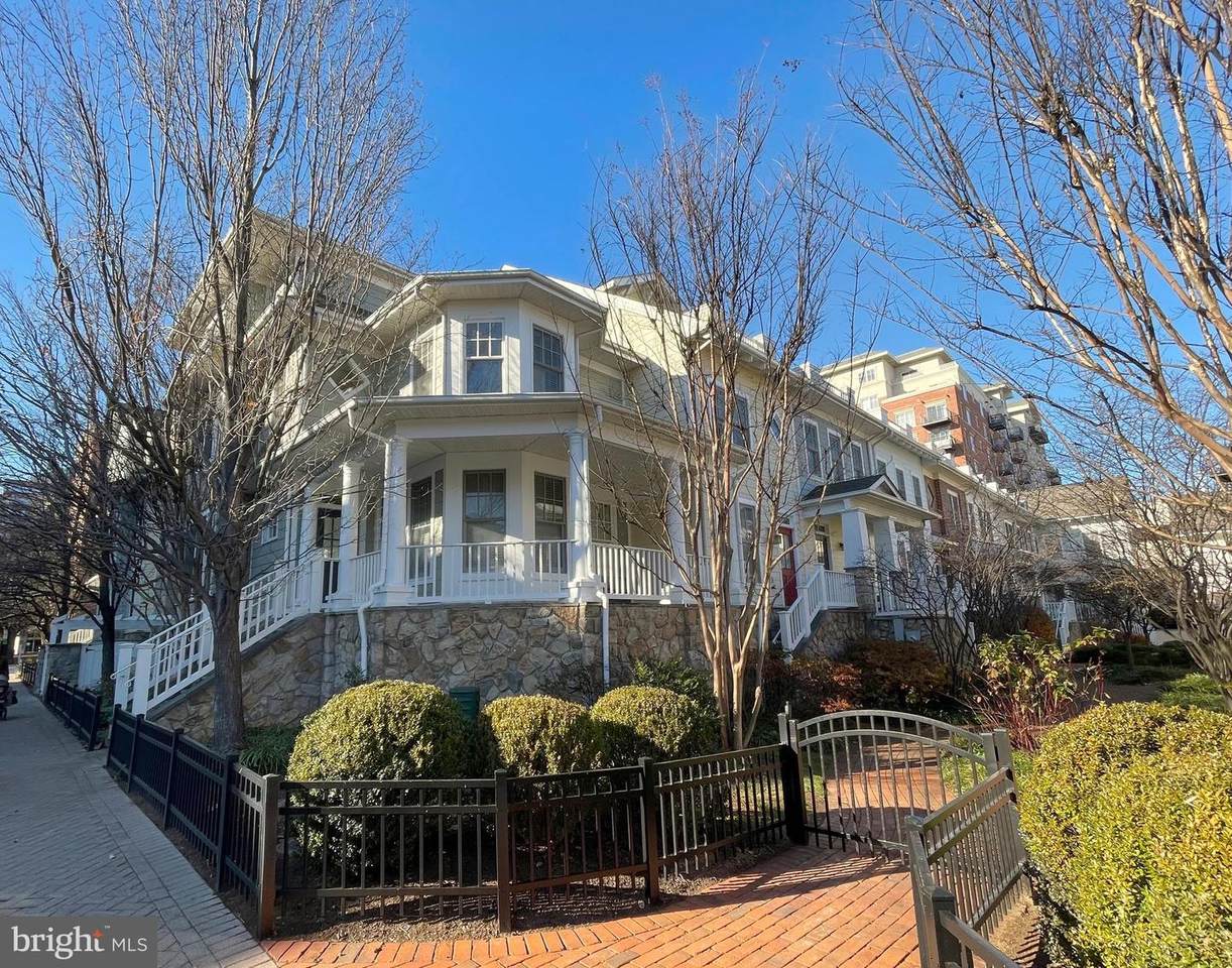 2859 11TH Street - Photo 1