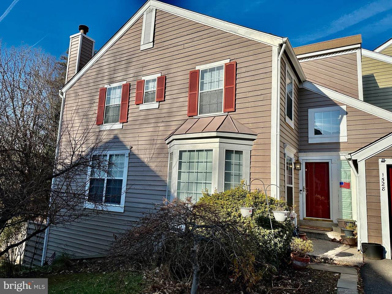 1528 Deer Point Way - Photo 1