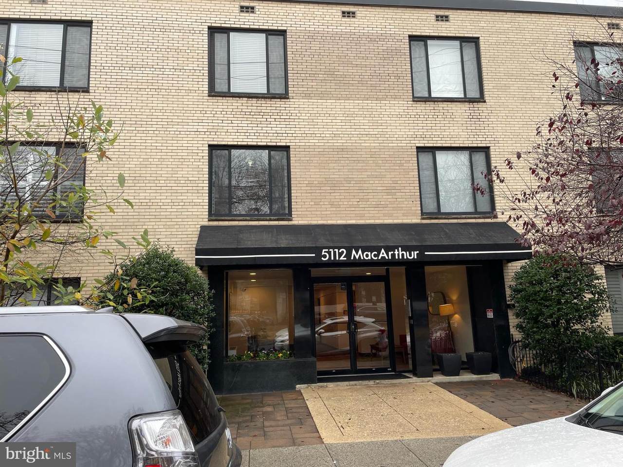 5112 Macarthur Boulevard - Photo 1