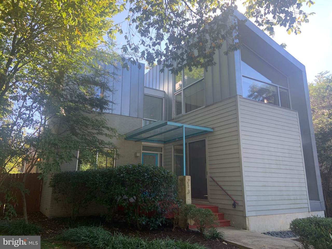 213 Raymond Avenue - Photo 1