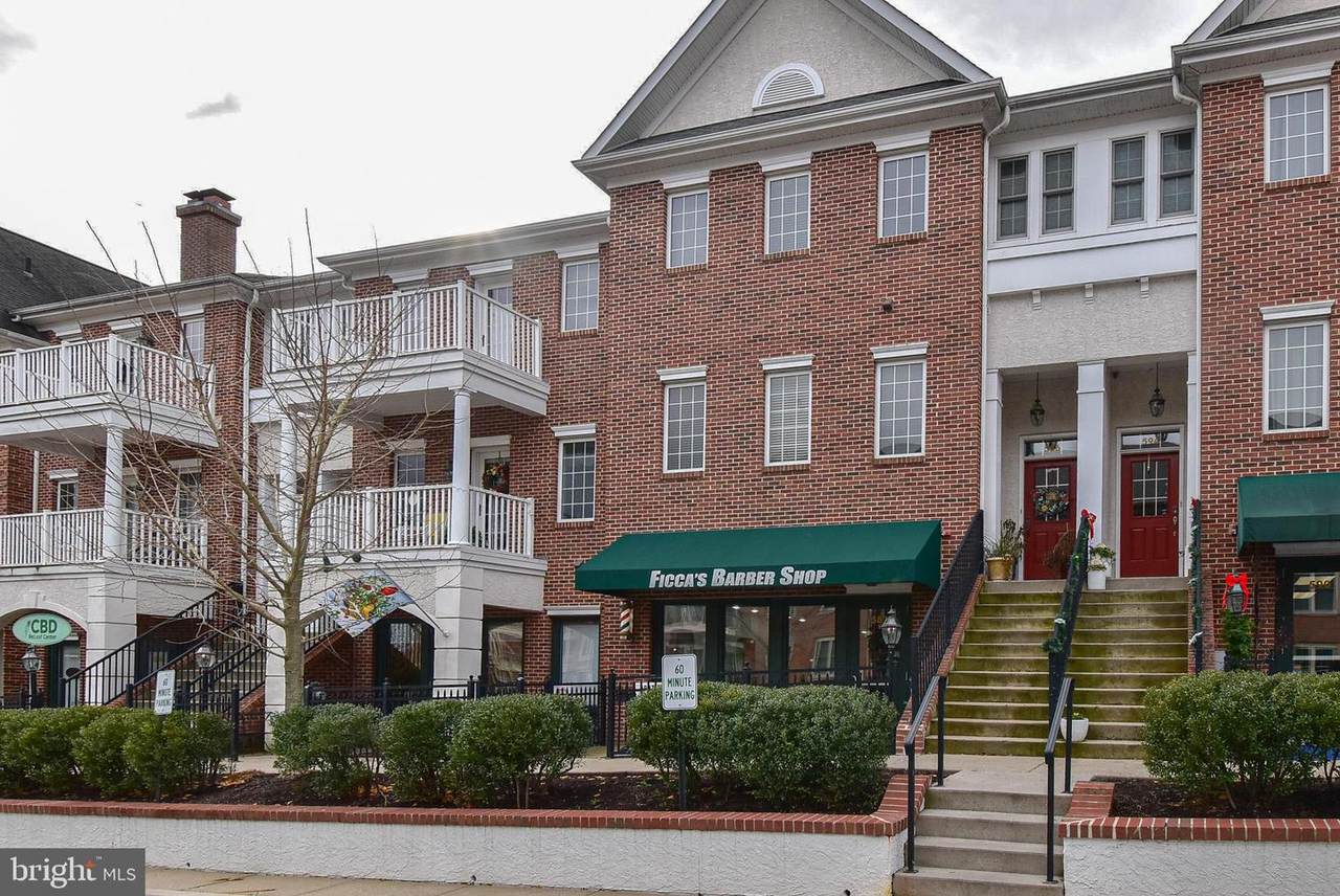 586 Wharton Boulevard - Photo 1