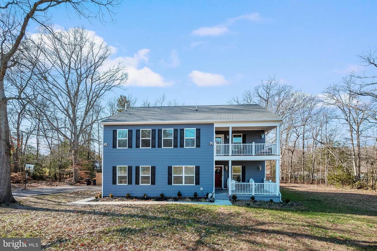 714 Manning Road - Photo 1