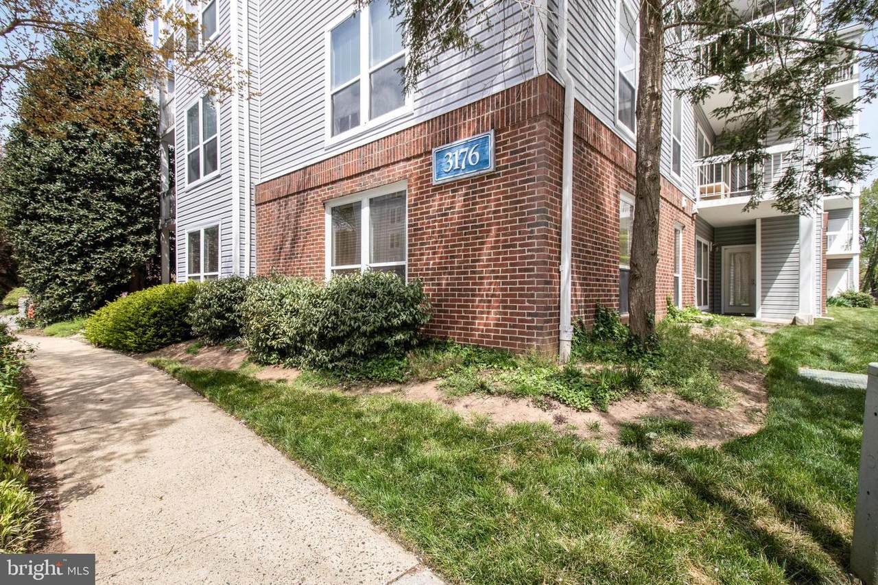 3176 Summit Square Drive - Photo 1