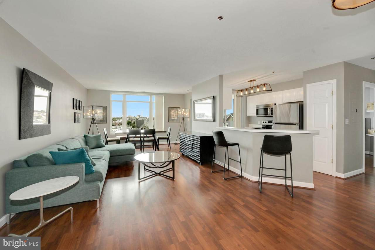 100 Harborview Drive - Photo 1
