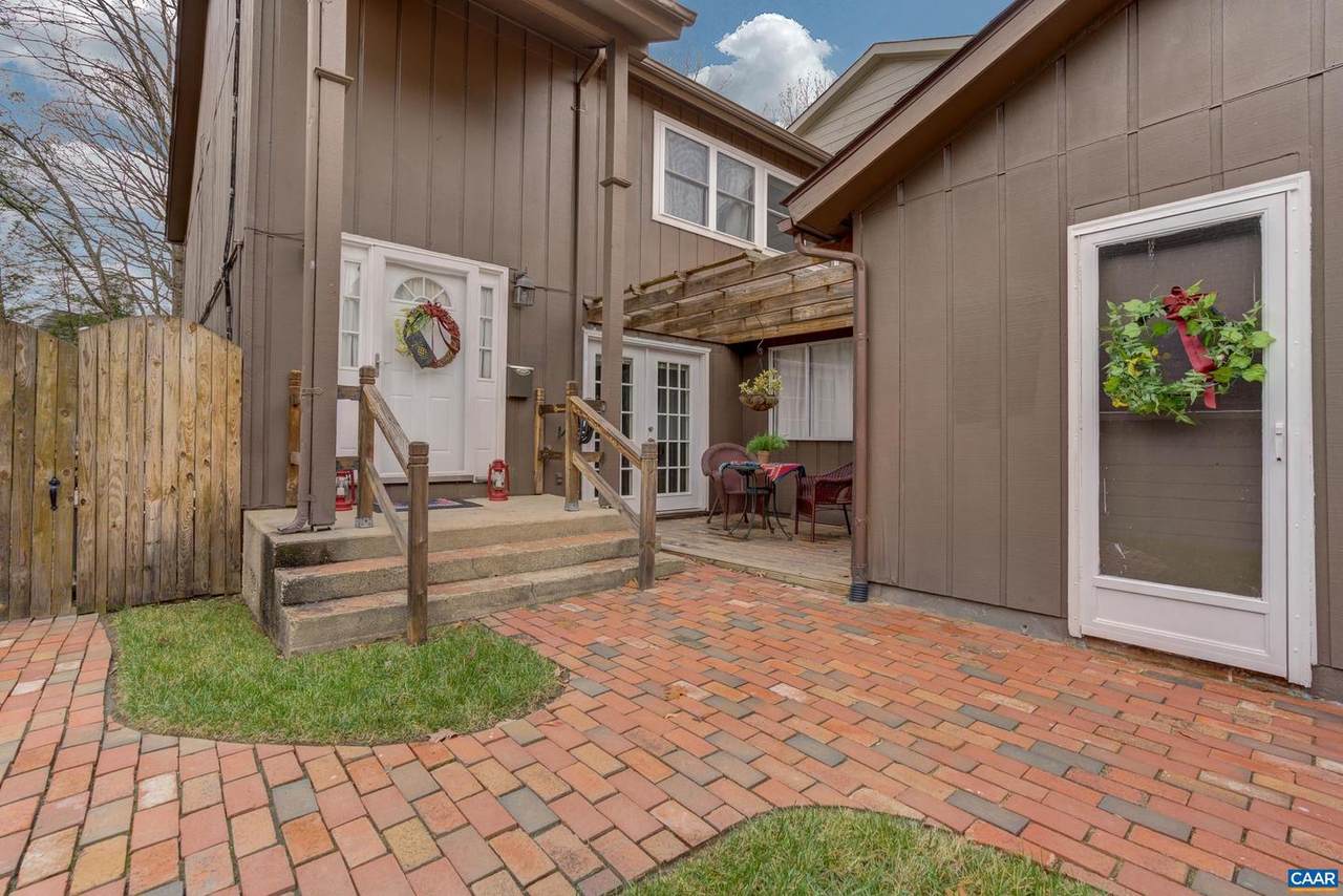 1462 Monterey Dr - Photo 1