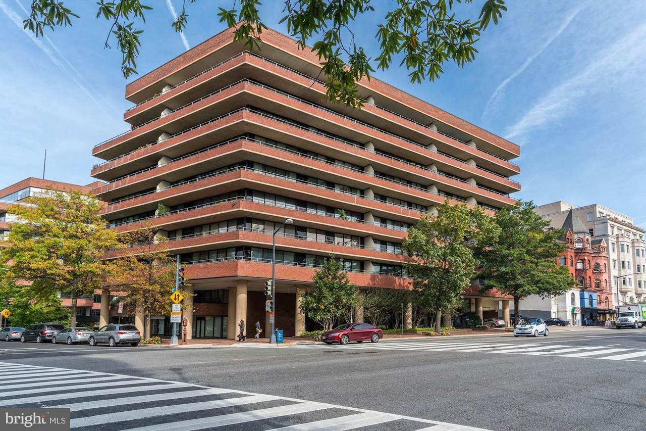 2555 Pennsylvania Avenue - Photo 1